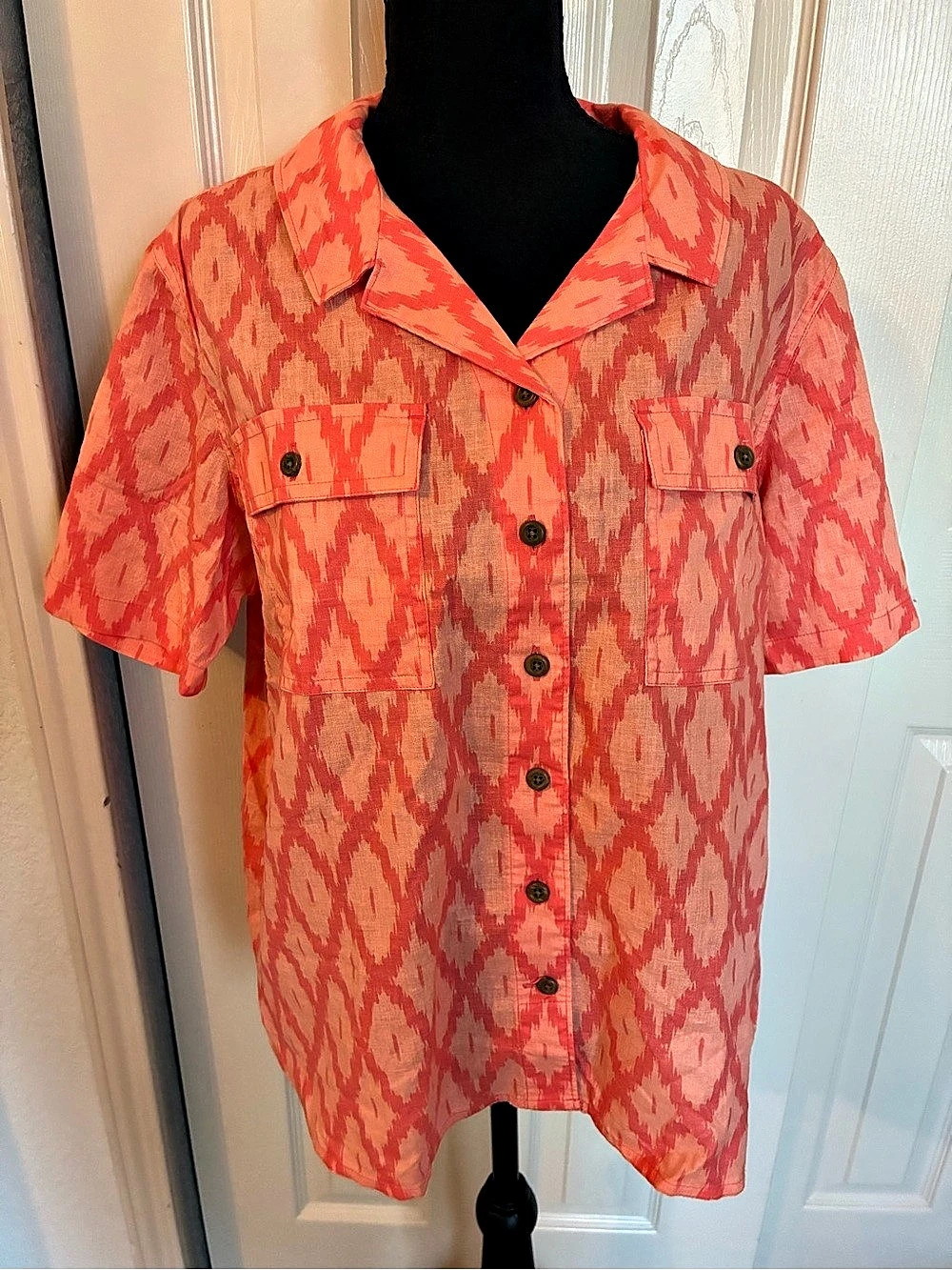 Duluth Geometric Hemp Blend Button Down in Orange & Pink Large